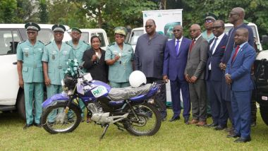 Ceremonie de remise du materiel roulant